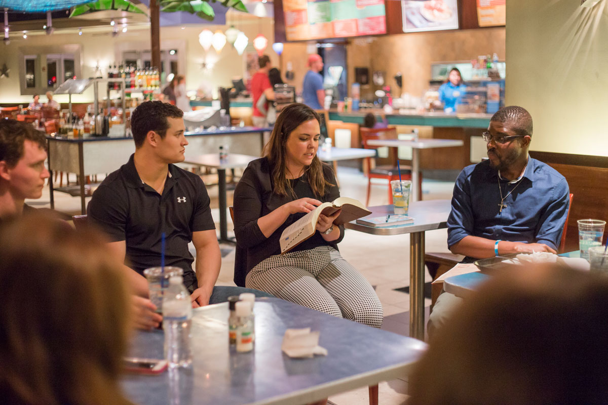 Servicio de Jóvenes Adultos